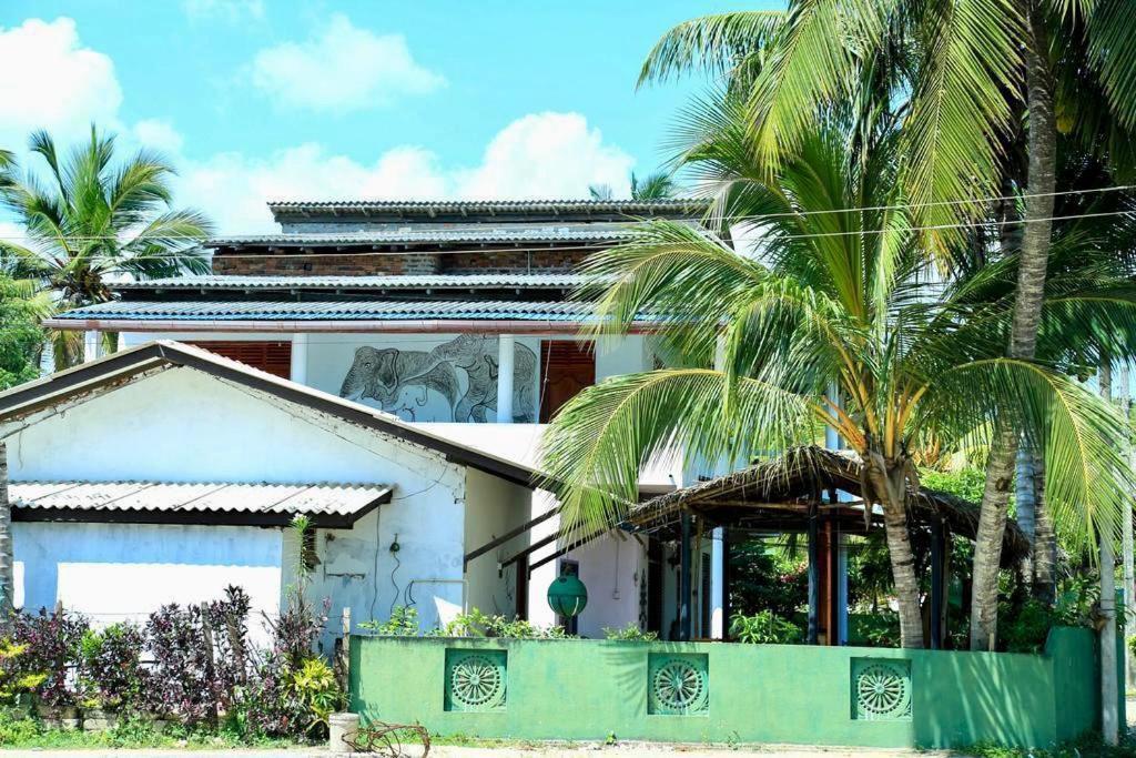Sunrise Guest House & Restaurant Tangalle Exteriér fotografie