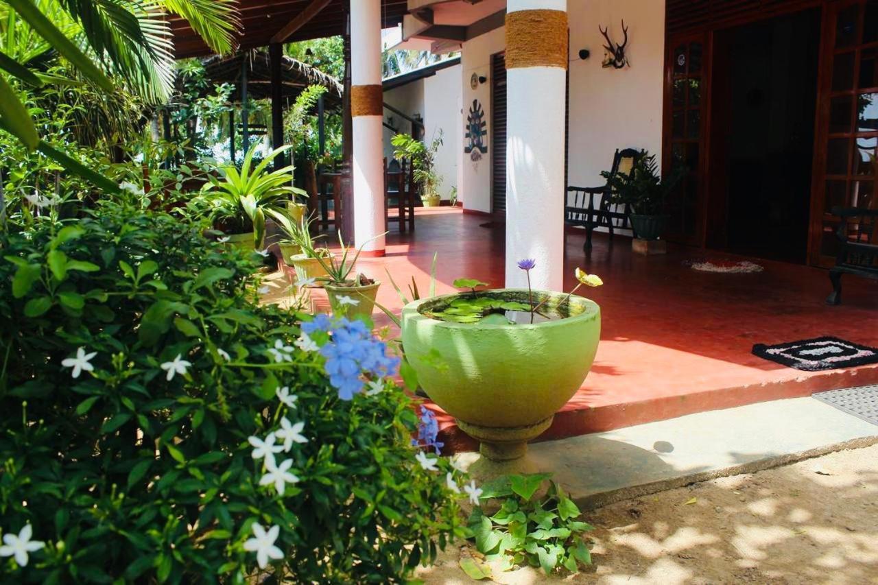 Sunrise Guest House & Restaurant Tangalle Exteriér fotografie
