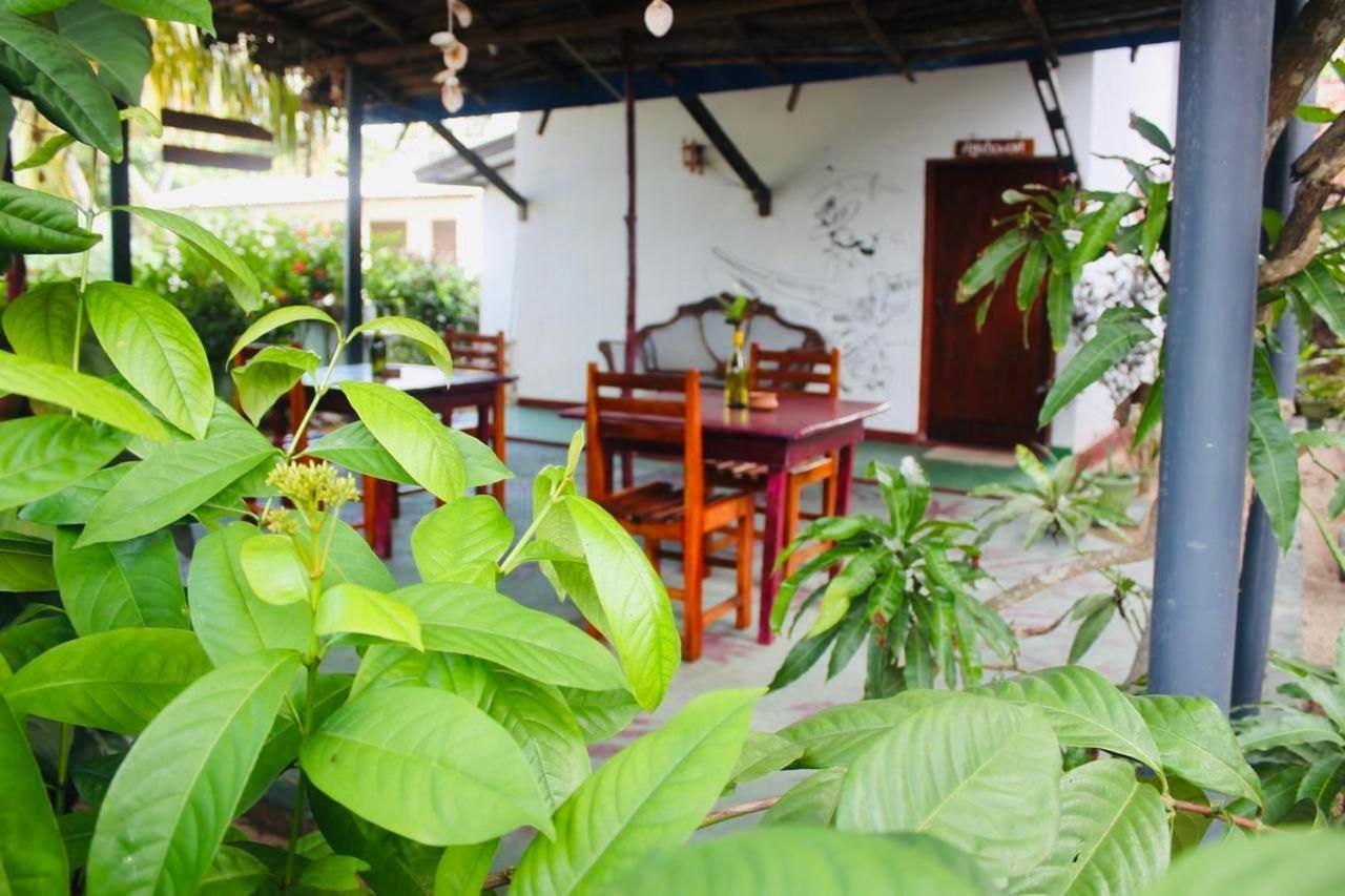 Sunrise Guest House & Restaurant Tangalle Exteriér fotografie